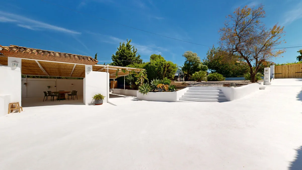 b84feccf-d09f-4cd2-b16c-49901b567f02