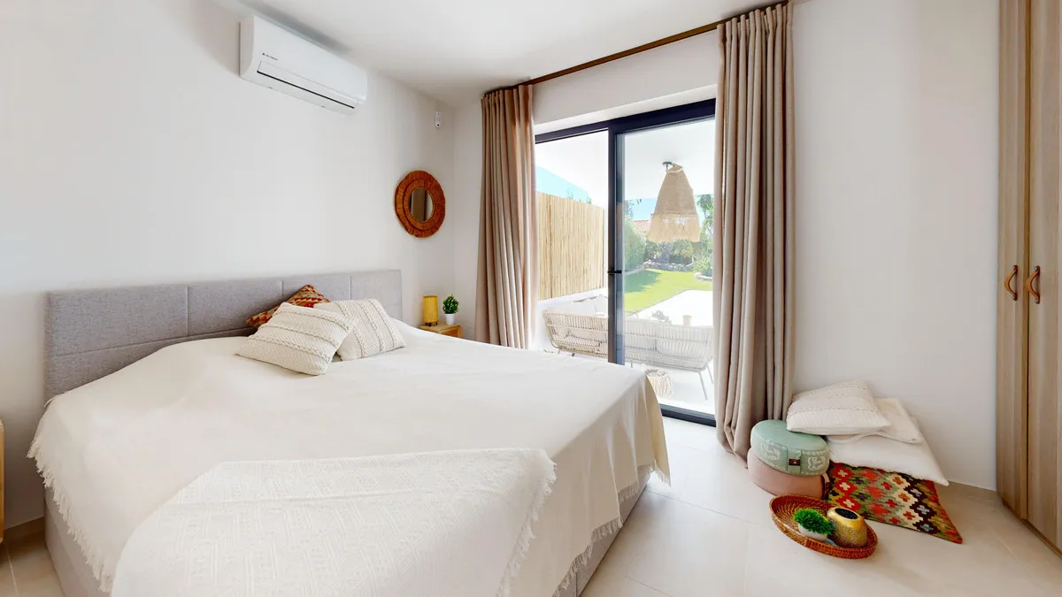 cf9f75e9-4ec0-4f54-9bbd-0e27da130b9f