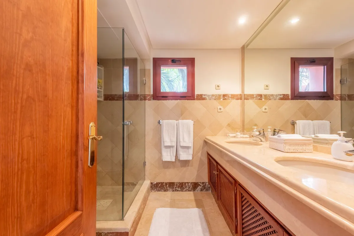 4b9b8a5c-c588-46fc-9511-2981333e39bd