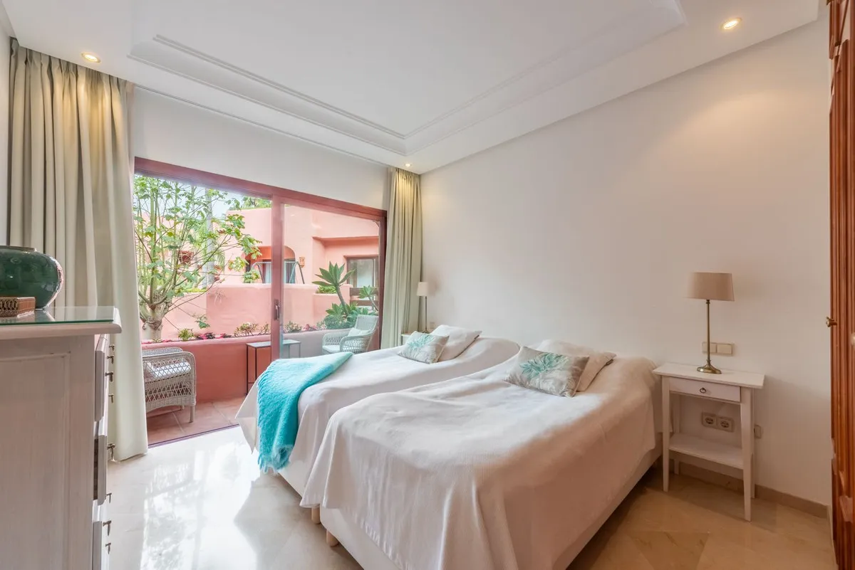 5c0040a3-4df7-4779-8b31-dc8ced5ee87c