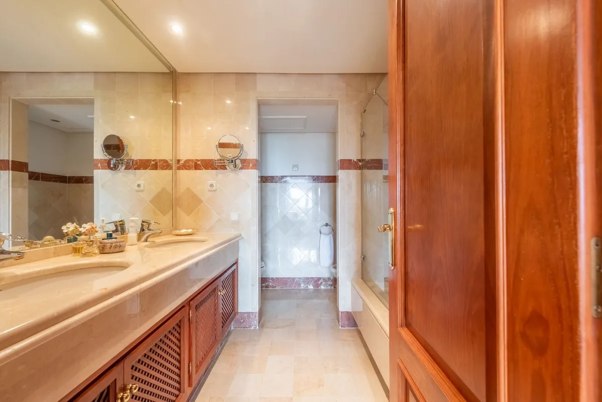 b0370e54-7bbf-4655-b9d6-bd44deab70a0