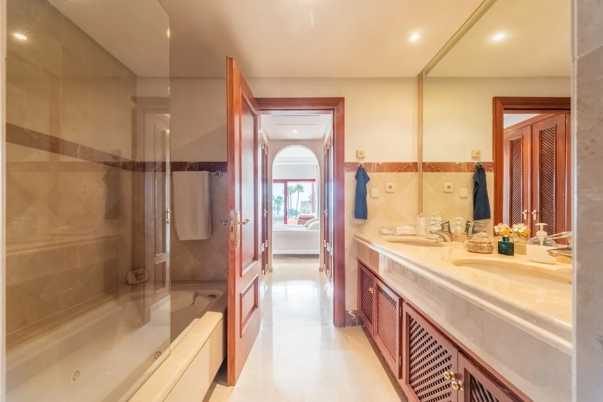 d6231be8-41fc-4e43-869d-39c01b4b04c6