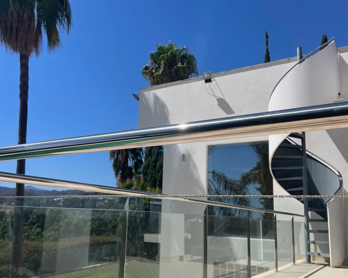 96c570ef-dde3-444f-b74c-bca6947580ce