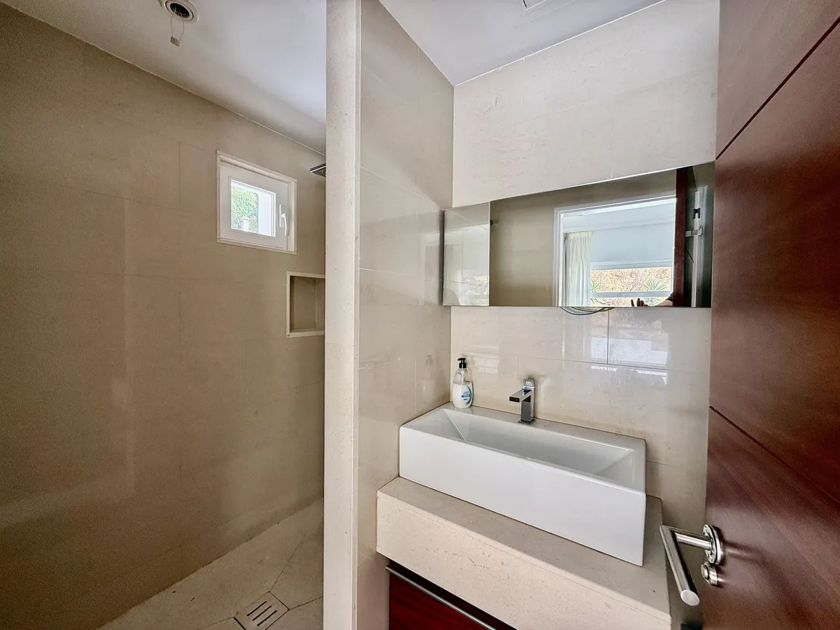 825e1140-0baa-4b6d-9878-56b0e2b05561