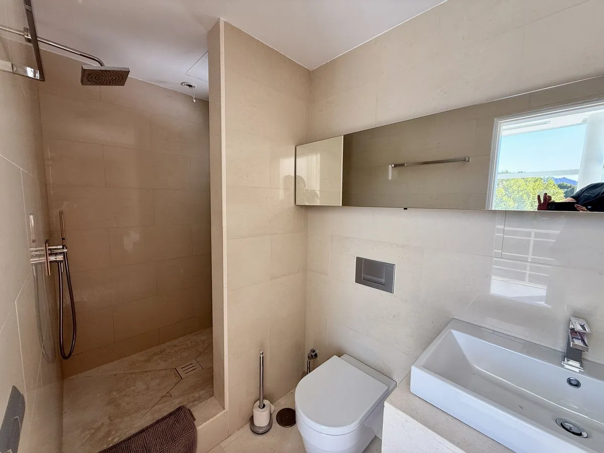 9945b7f1-5417-4c97-bf2c-80bb3c6ceddb