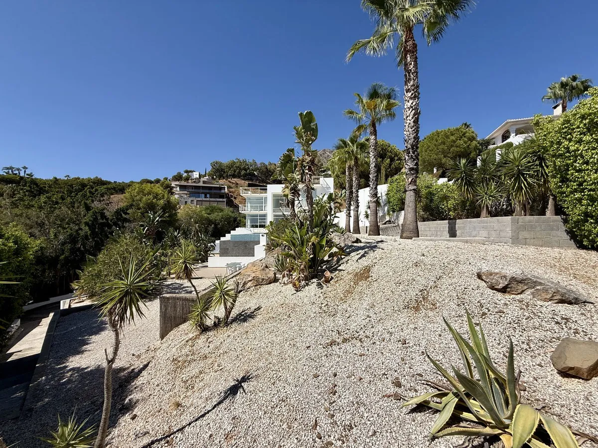 a8bfb14d-1f92-4196-9855-cfcf6f8ac552