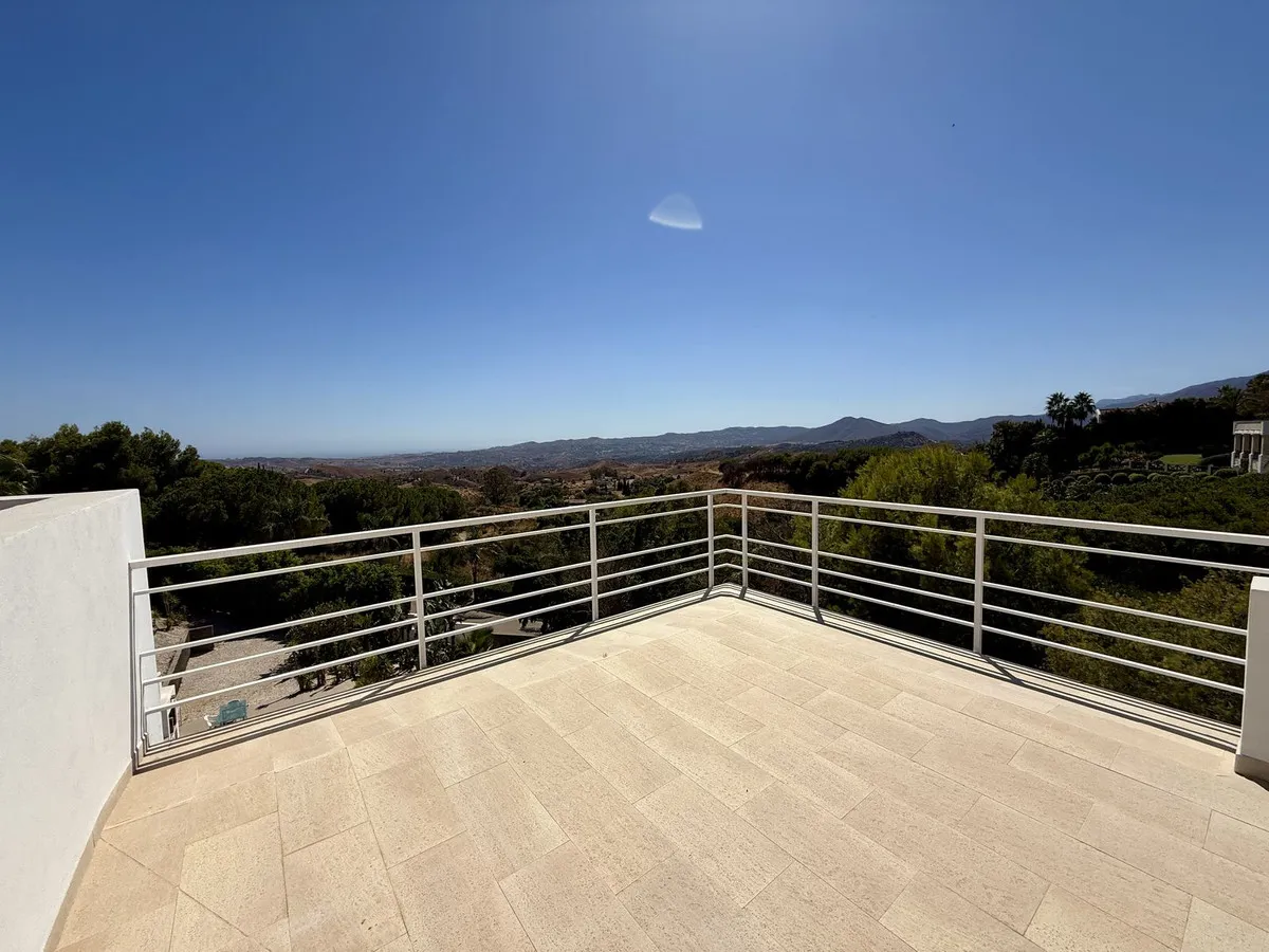 ab8952e9-7e0a-47bb-8d6d-c2e969289fd7