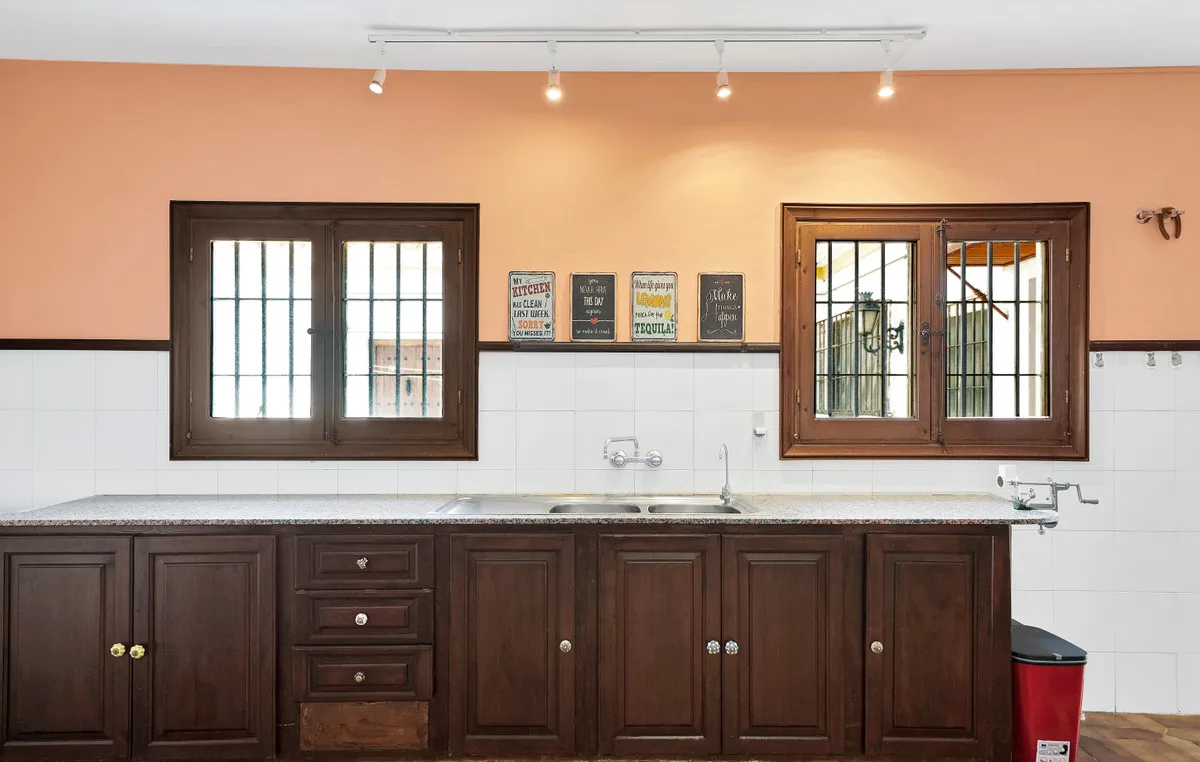 7486d297-b0f4-4ac2-bbcb-41deeba36121