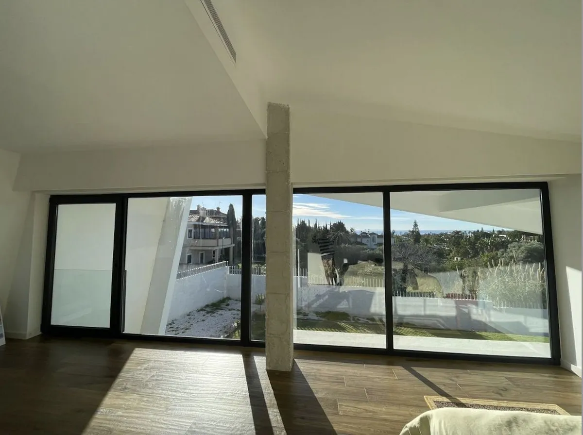 8b8e8310-e110-49af-970c-3897851ebb43