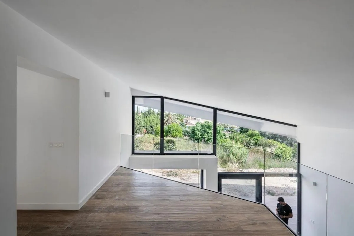 9c278928-e9f3-43eb-b295-cda1e26235b6