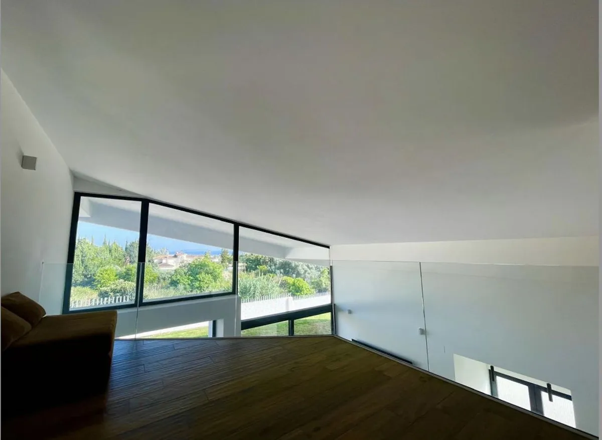 a2725b27-04af-4b82-a2d3-136483de2521