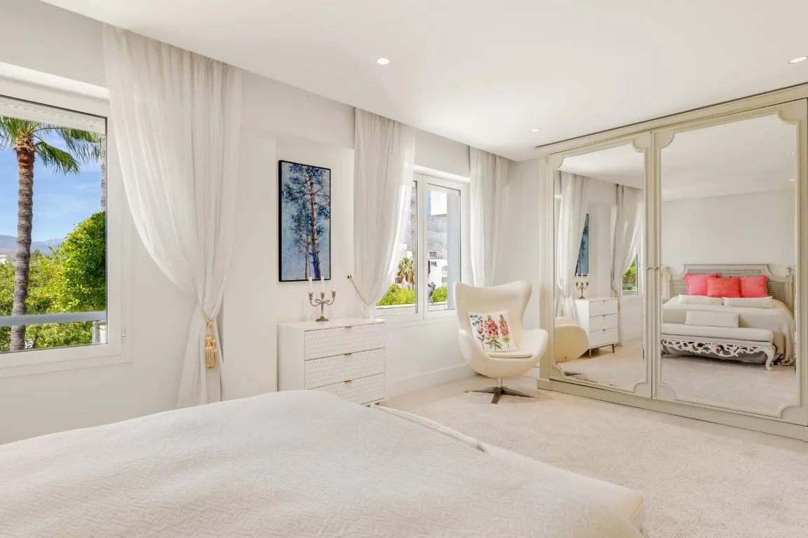 6c9e5581-b4a5-427d-80e8-16db0dfe0c2a