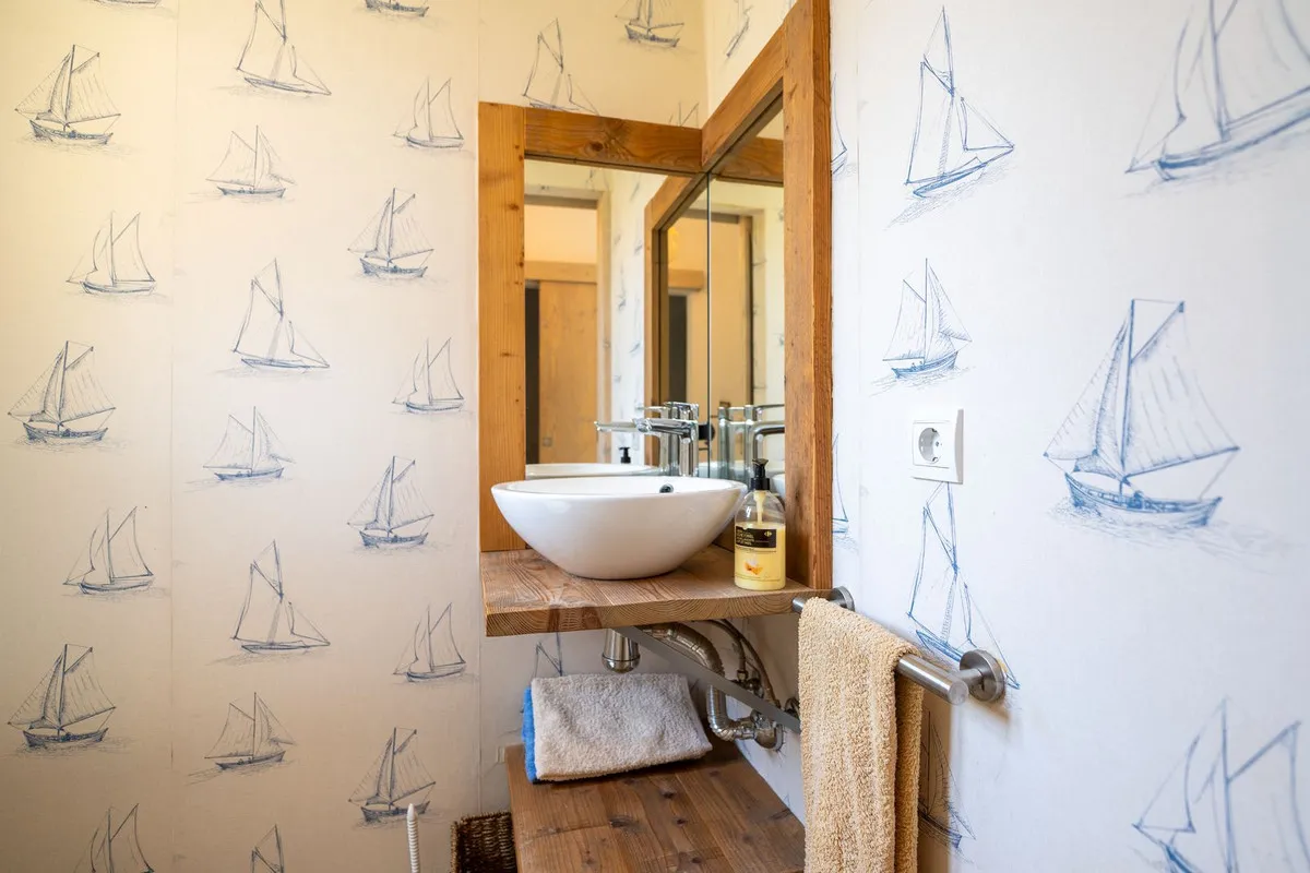 01a1695a-9aea-4afd-a54a-4d93050231c9