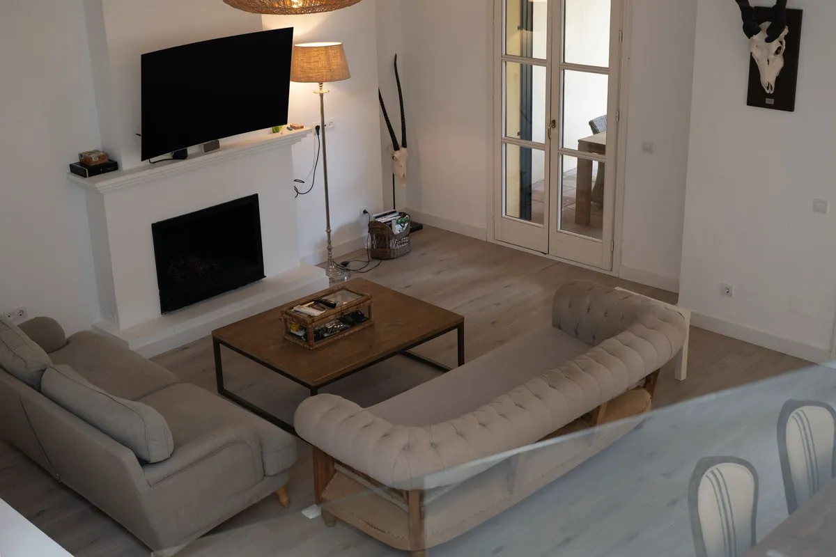 2a5a82aa-6fcb-4497-8c5c-5e8b711d8d1e