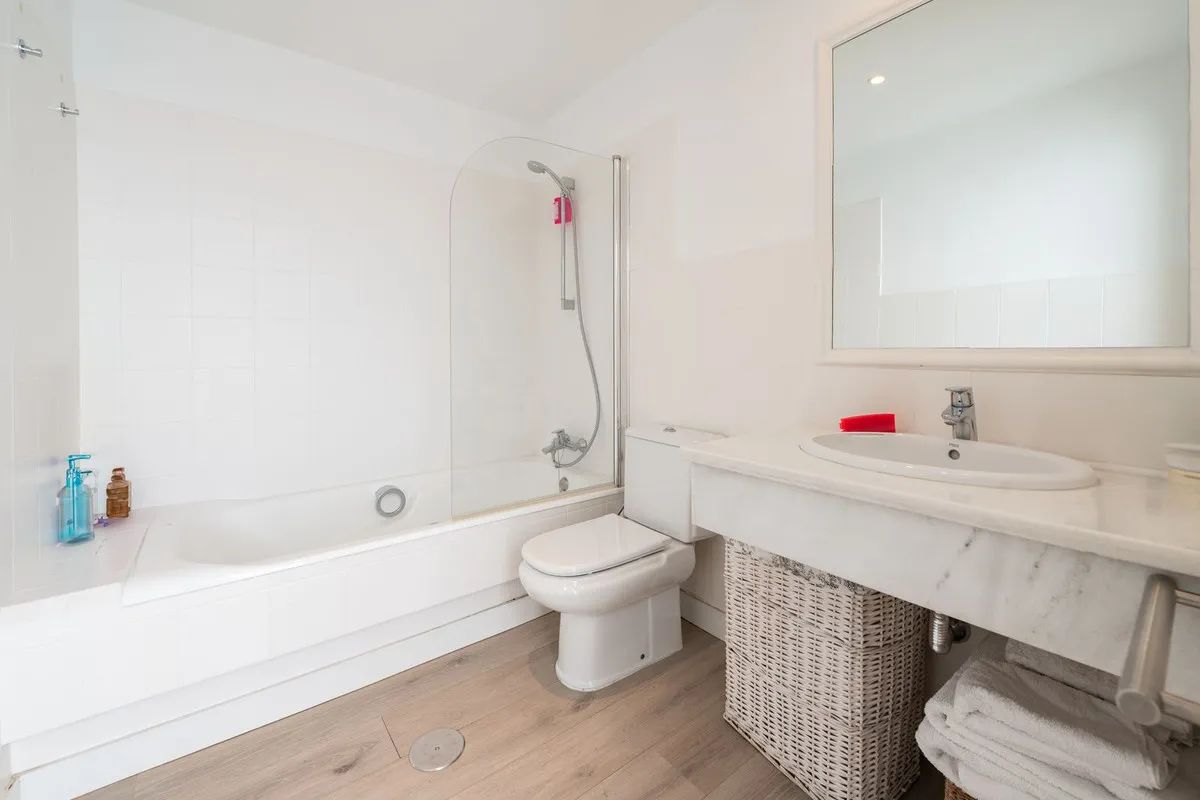 42a55836-b1a5-4f04-b35d-16ff65d857a3