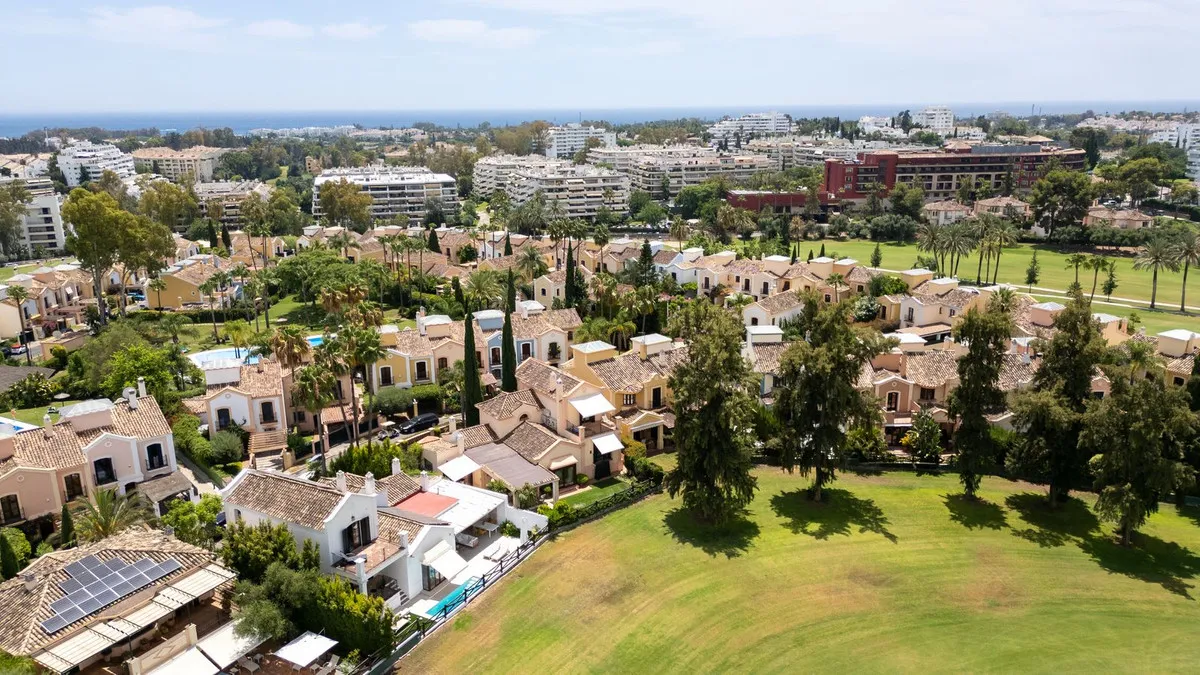 4d03b3d6-f521-49a5-b4df-84894933ba30