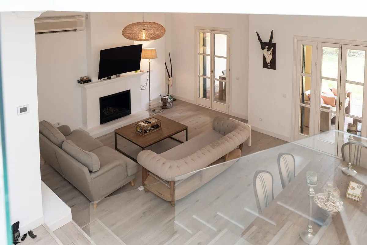 8eeee388-d3ef-446f-9b37-7dcbef63b7bf