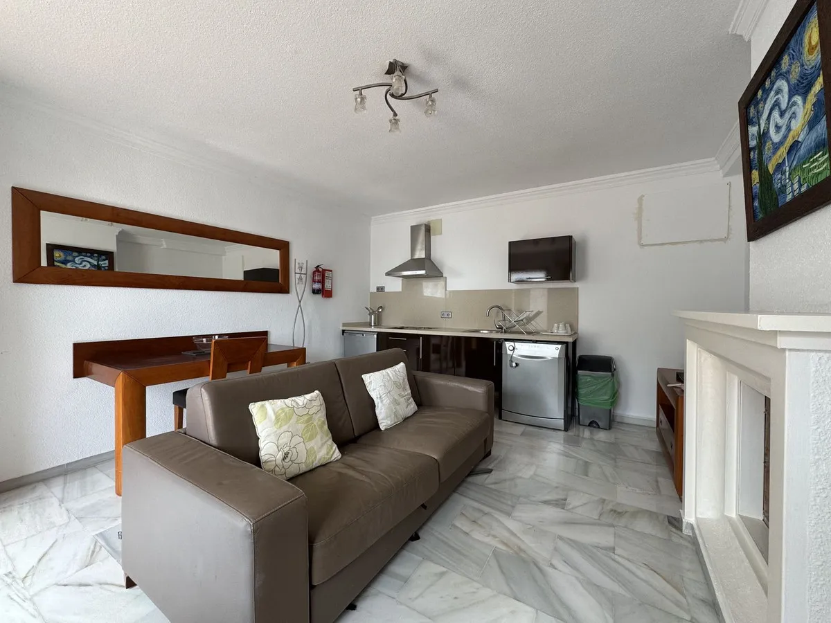 b64d70e8-f6b3-4d5b-8505-61b133b7d208