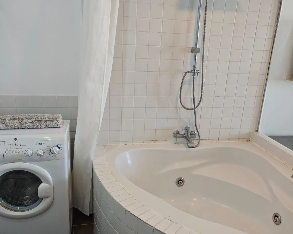 062aea43-a3a7-484d-834d-42b5708f4996