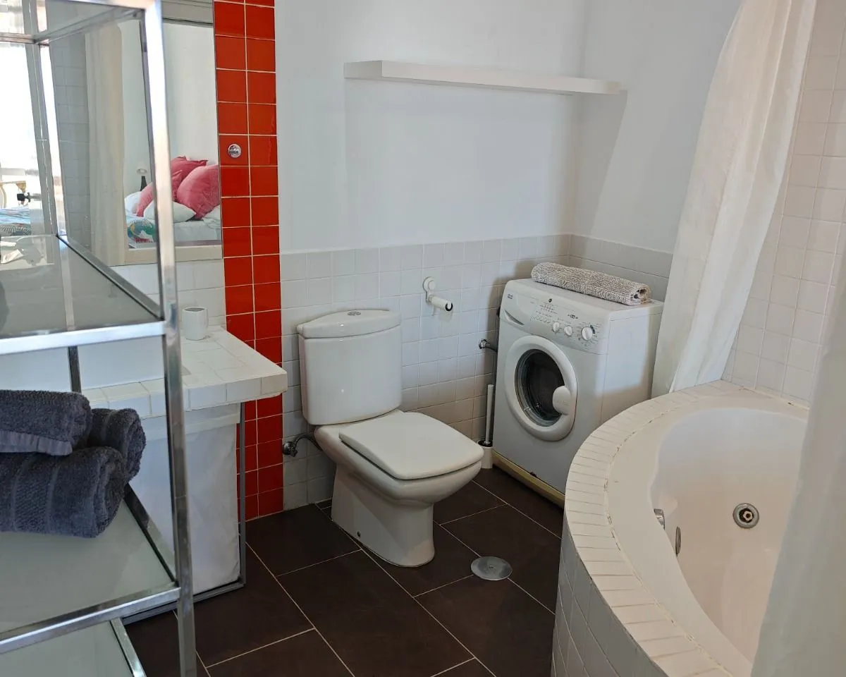 f71b9f1c-de24-46f5-860c-4a62415ddce3