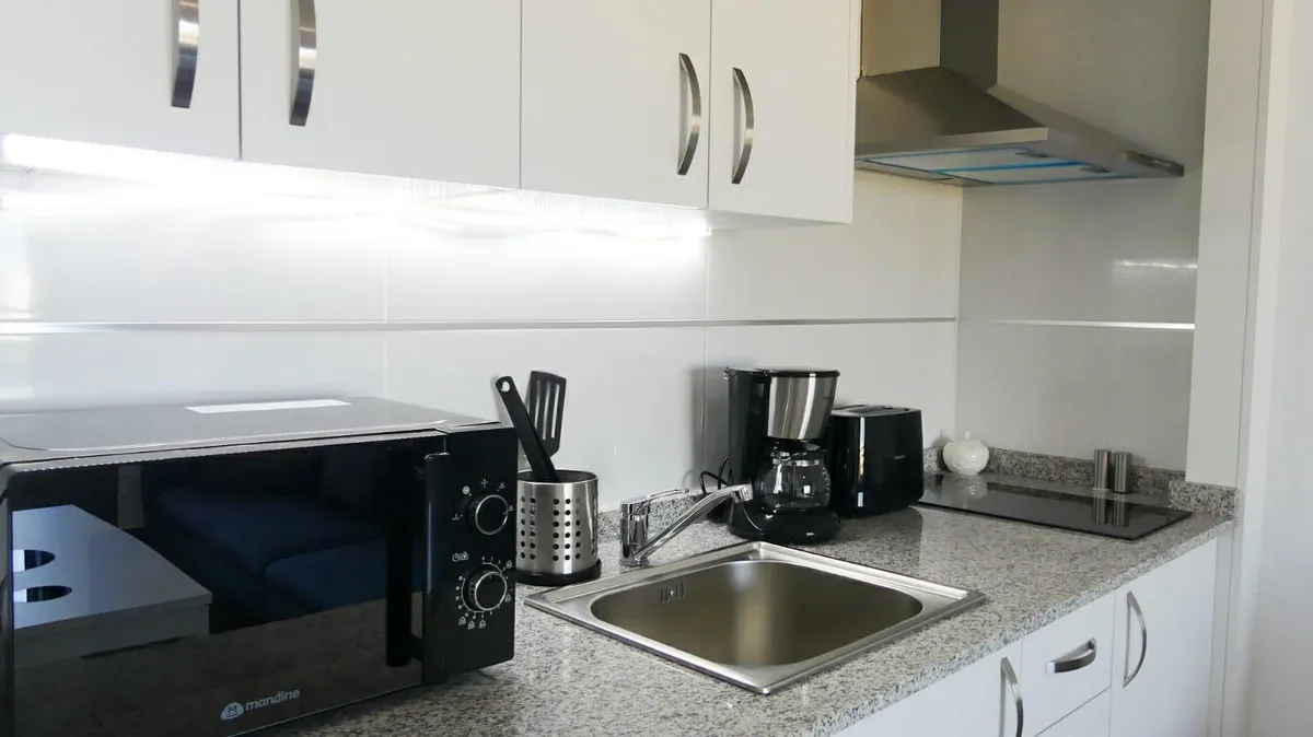 65969971-8e5b-410c-a8e6-e4cbebb933f9