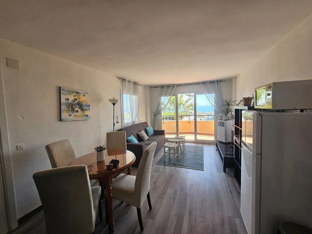 f92d60b3-6e62-4f0a-ae20-0b0185039a34