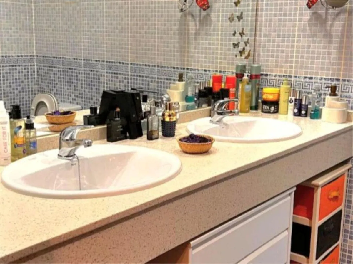 835524de-afff-4092-a6e9-8c600f854f2c