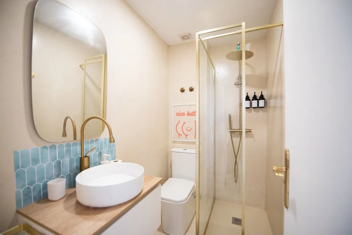 dabbdd59-a844-42e3-a185-440a93869a1c