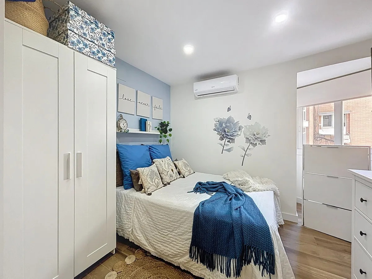 19025c33-0840-4a4a-82b6-09b23738534e