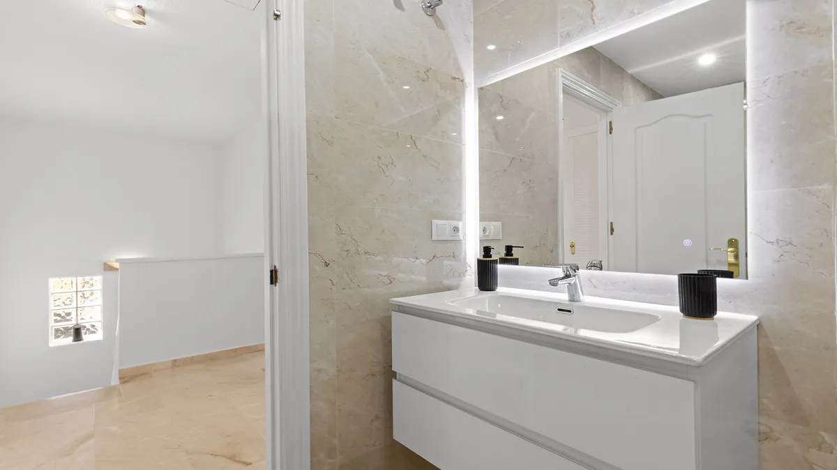 4bffd26a-634c-4569-93a4-639c2e8862d7