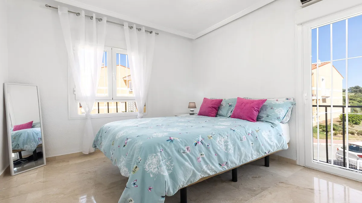 8e8649bd-75d7-44bd-8bb8-48ff3ec7f9b3