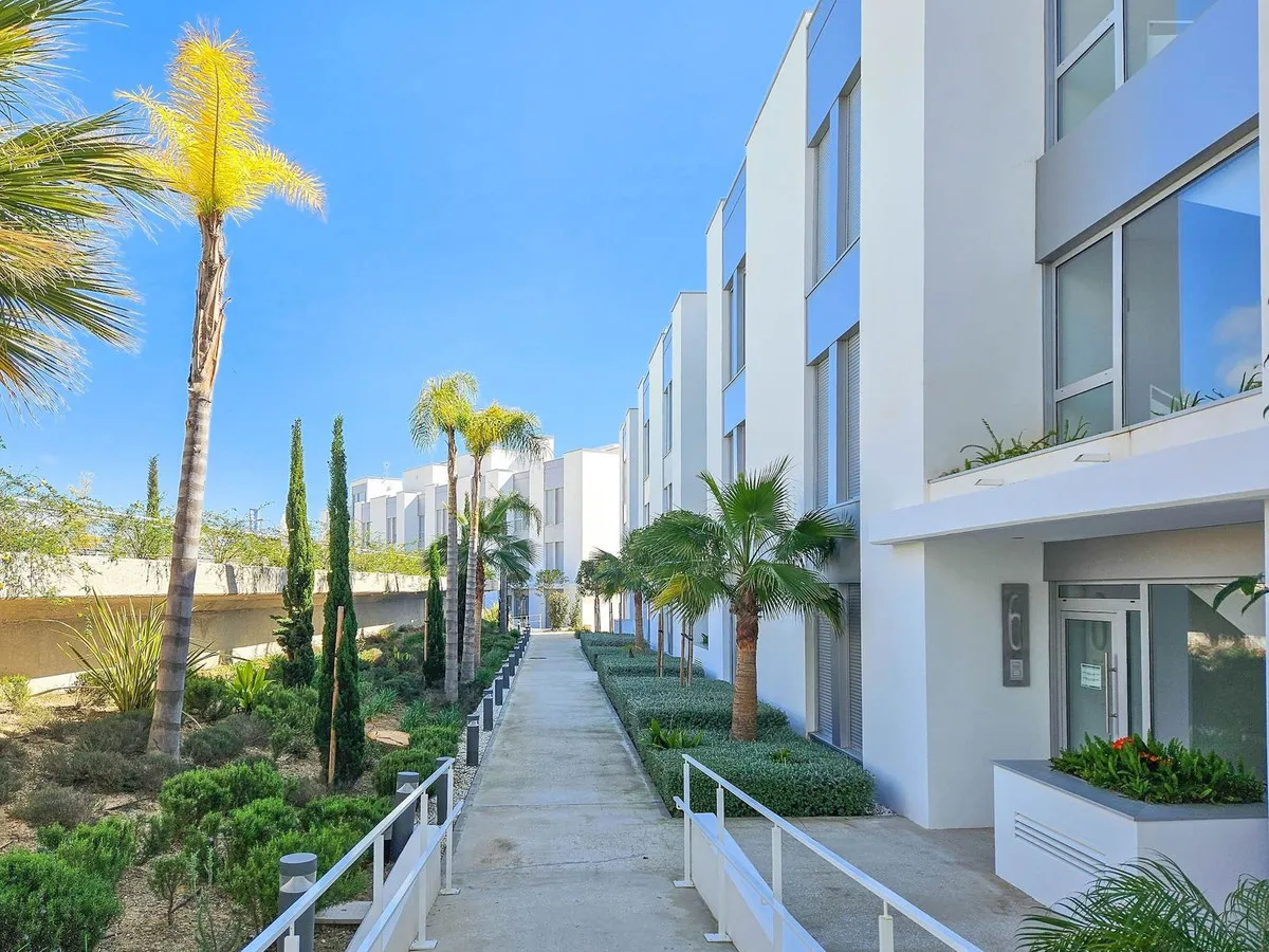 b101f403-9e96-47c4-8fd3-2d22feaf4b44