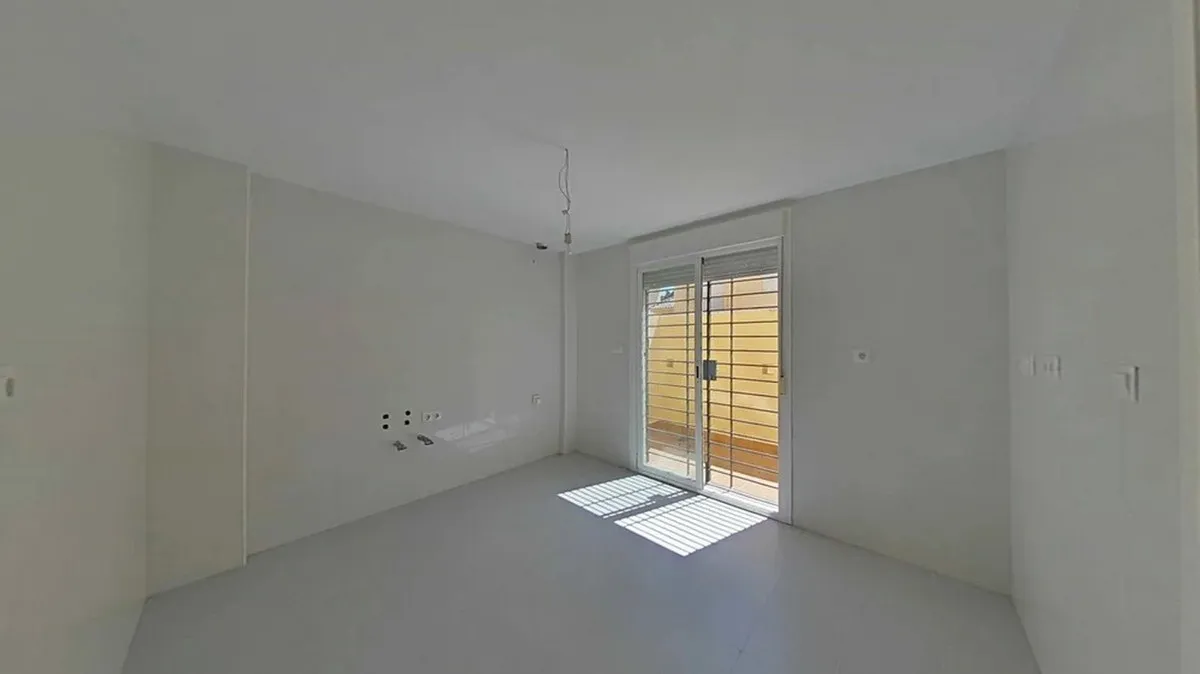 f33063d1-87e0-4370-b63f-7895997939ad