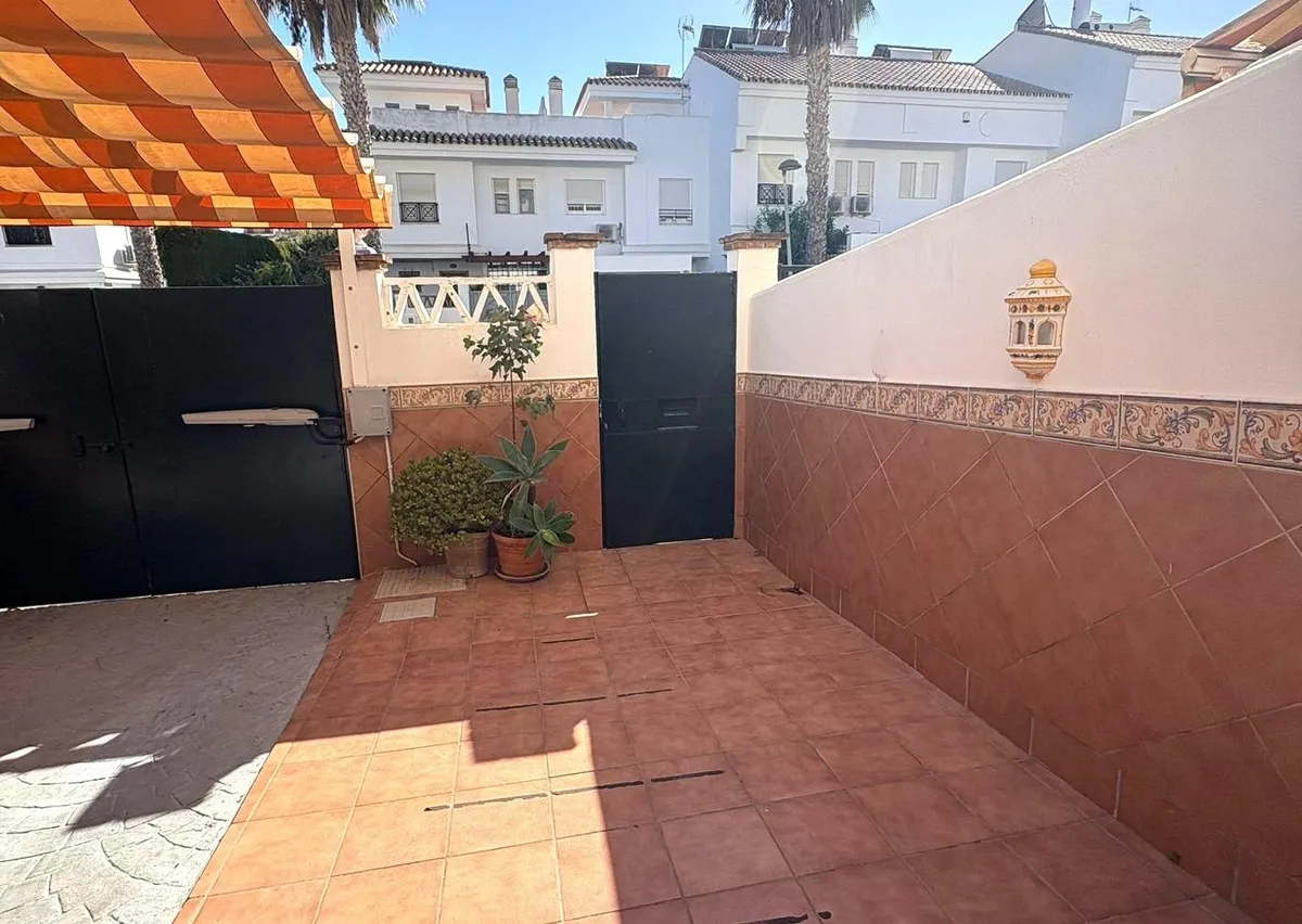 53b9a318-53d8-4bf9-9a1f-075b2b110695