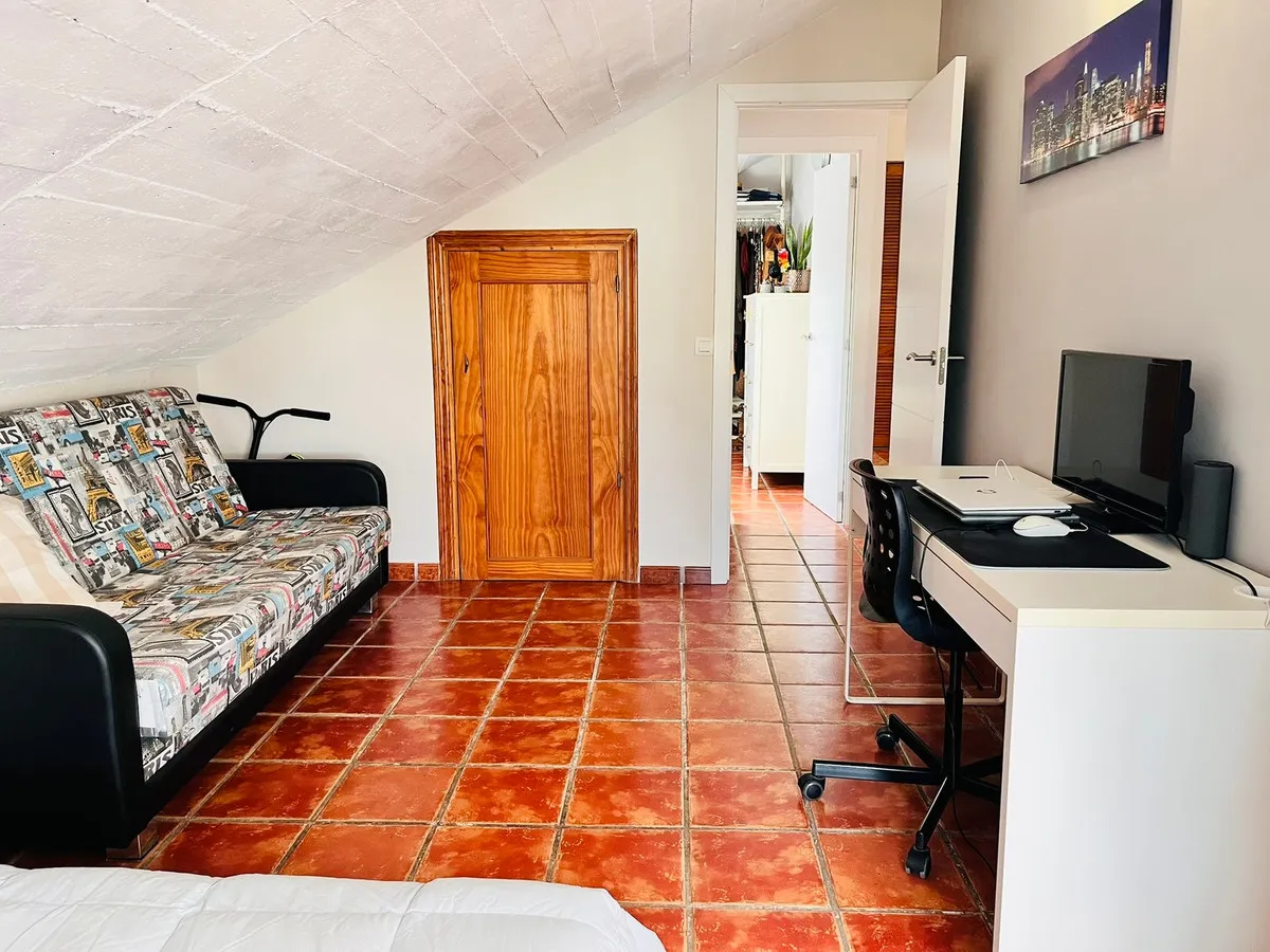 6c1a35d5-41f0-45e9-9938-c49404296e7c