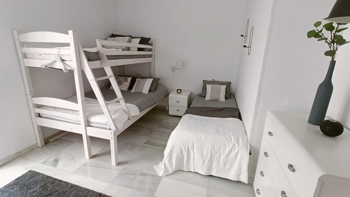 99edce73-e2f7-4082-a165-6cf76ad0f5d0