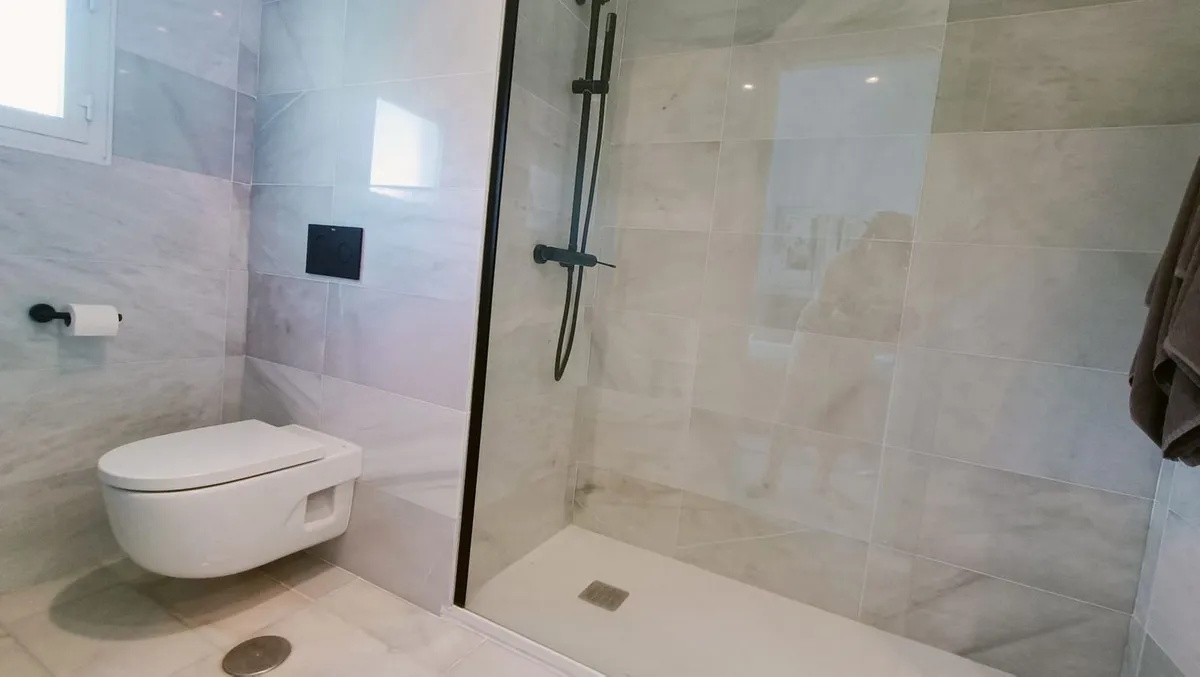 b7933116-8fb2-48b5-b42d-31523eee0da7