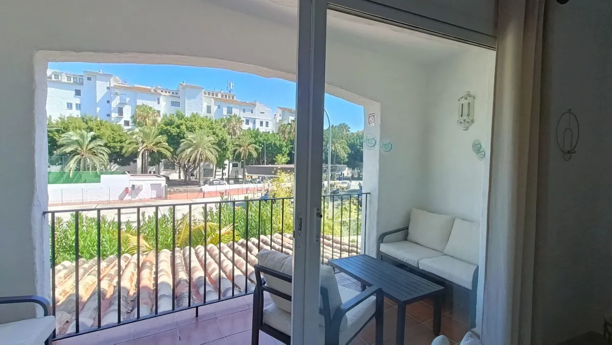 f7c76710-9b85-4da2-afd3-c2c84d1f006b