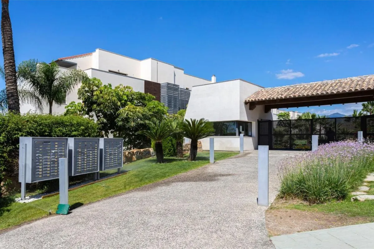 205ea1d6-531b-430c-b101-6afb420a14f8