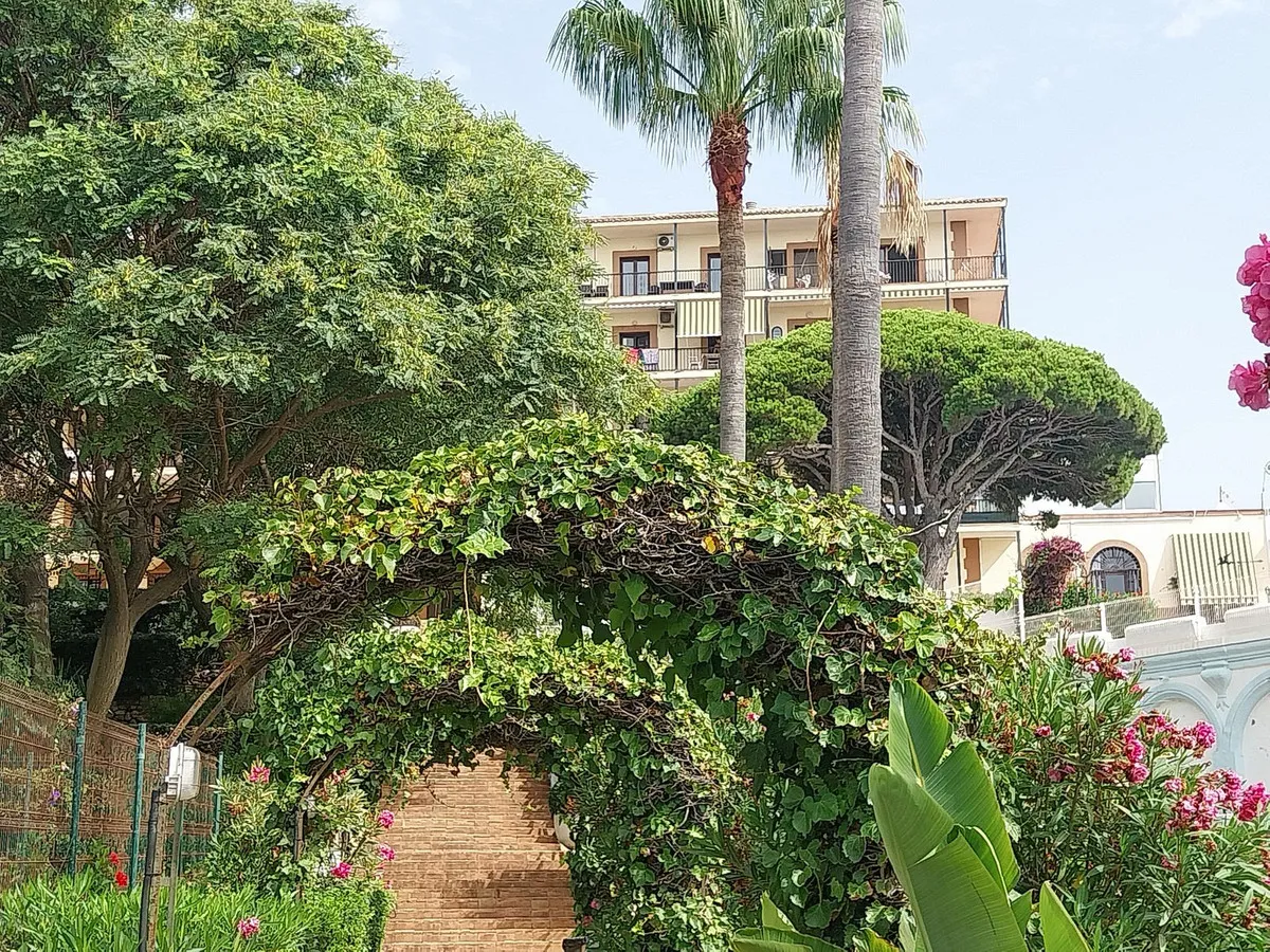 6ff17660-edc0-46b8-a617-42bda67e2c6a