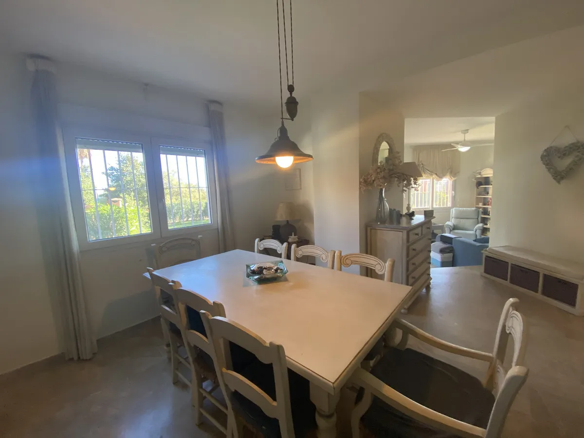 8b8d8db9-36e2-4430-8e37-630ff5d580f2