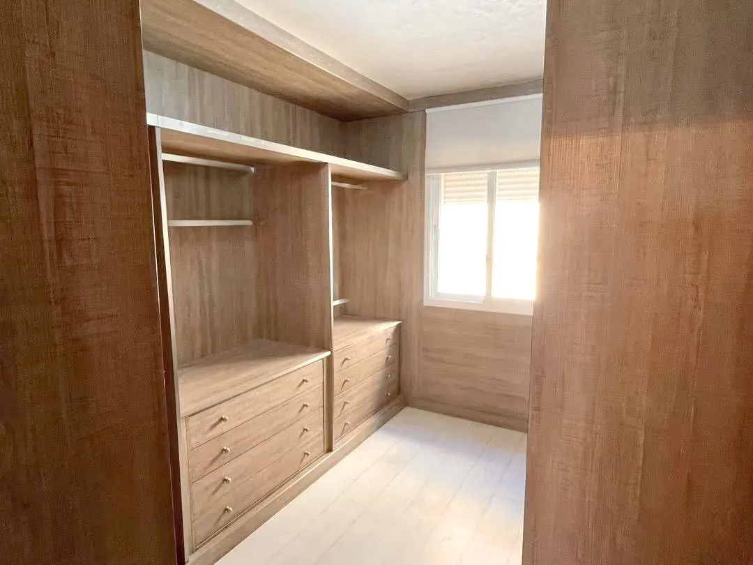 52b29b10-aec6-4968-85c4-66c8c4314875