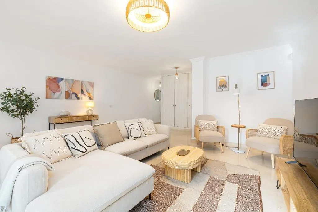 c16cf07e-4766-427f-8871-eca480a3b31d