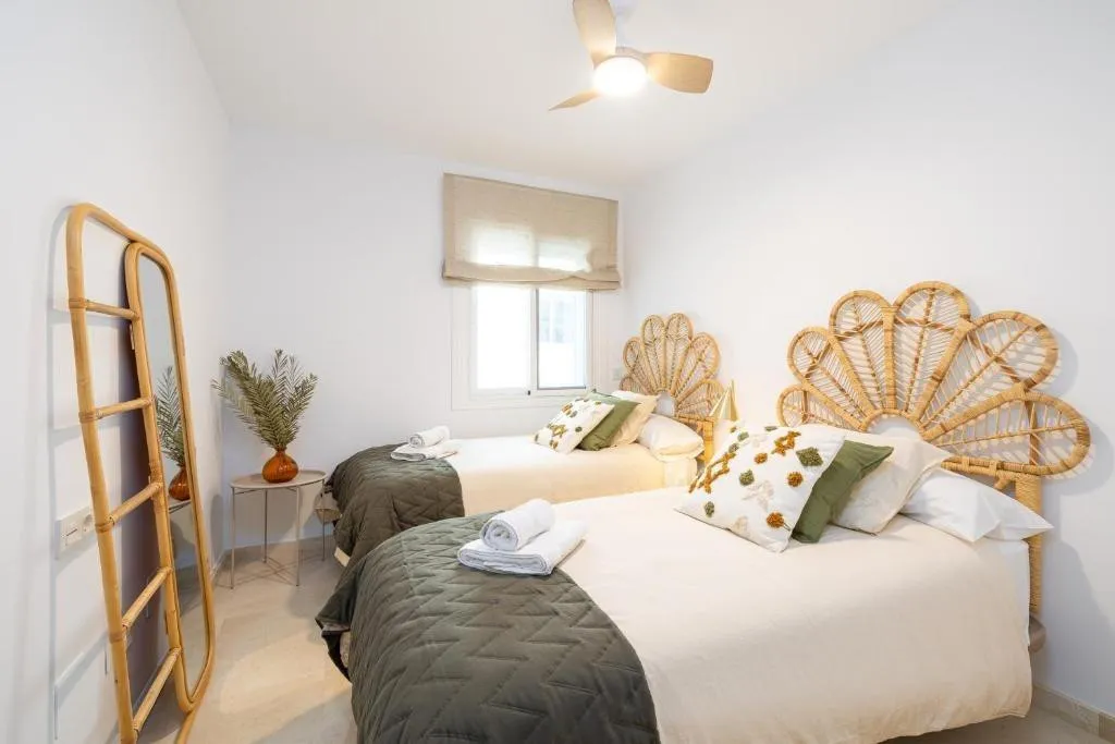 fb4c6629-078f-4a41-b8f6-93f6ddf8e929