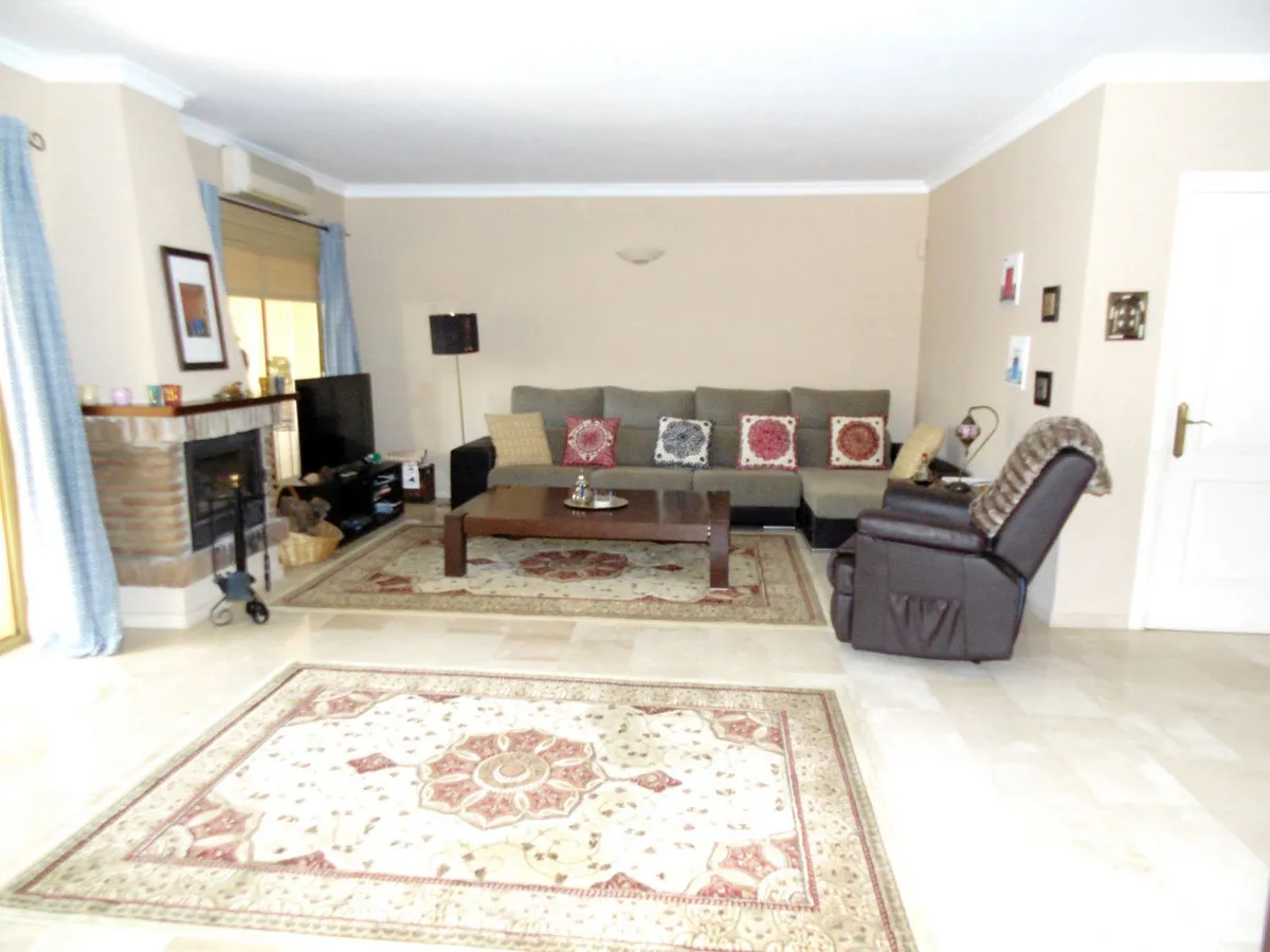 8197ef98-b8d9-47b6-8be9-3503d60af64f