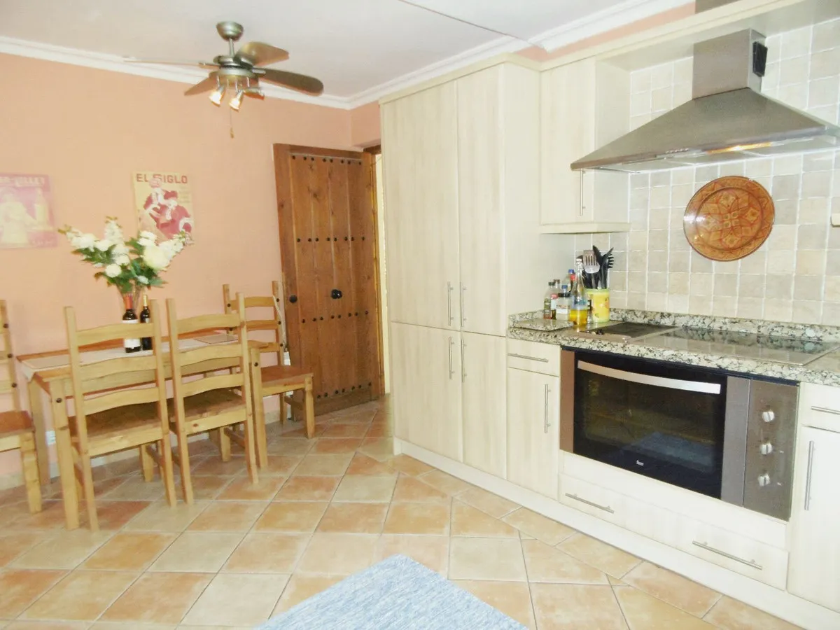 ff482dcb-11d5-4fbd-818f-c8816d6e3894