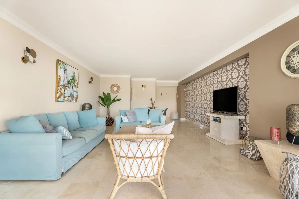 4b97c5e7-5efd-46f0-aaa0-0f7385a06f17