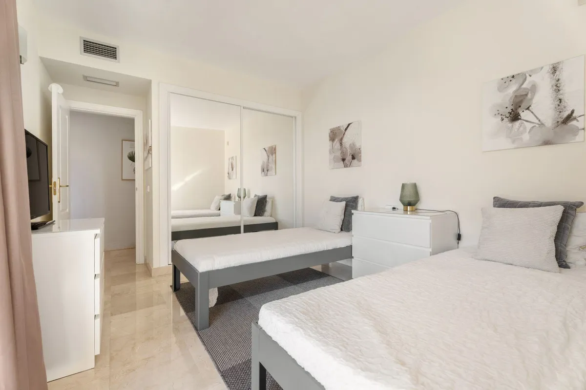 6f9d9656-eaed-40be-9262-6684342e82ac