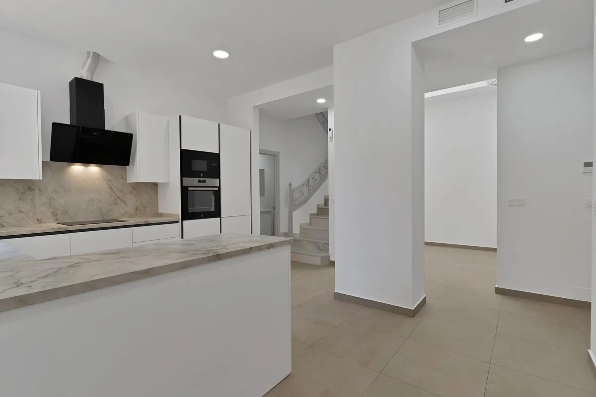 187c026f-9283-4dee-93c0-609e9b9c59d1