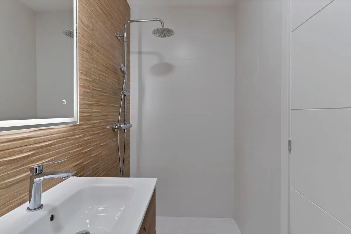 2fba665c-e3c4-4258-8431-24a111105f42